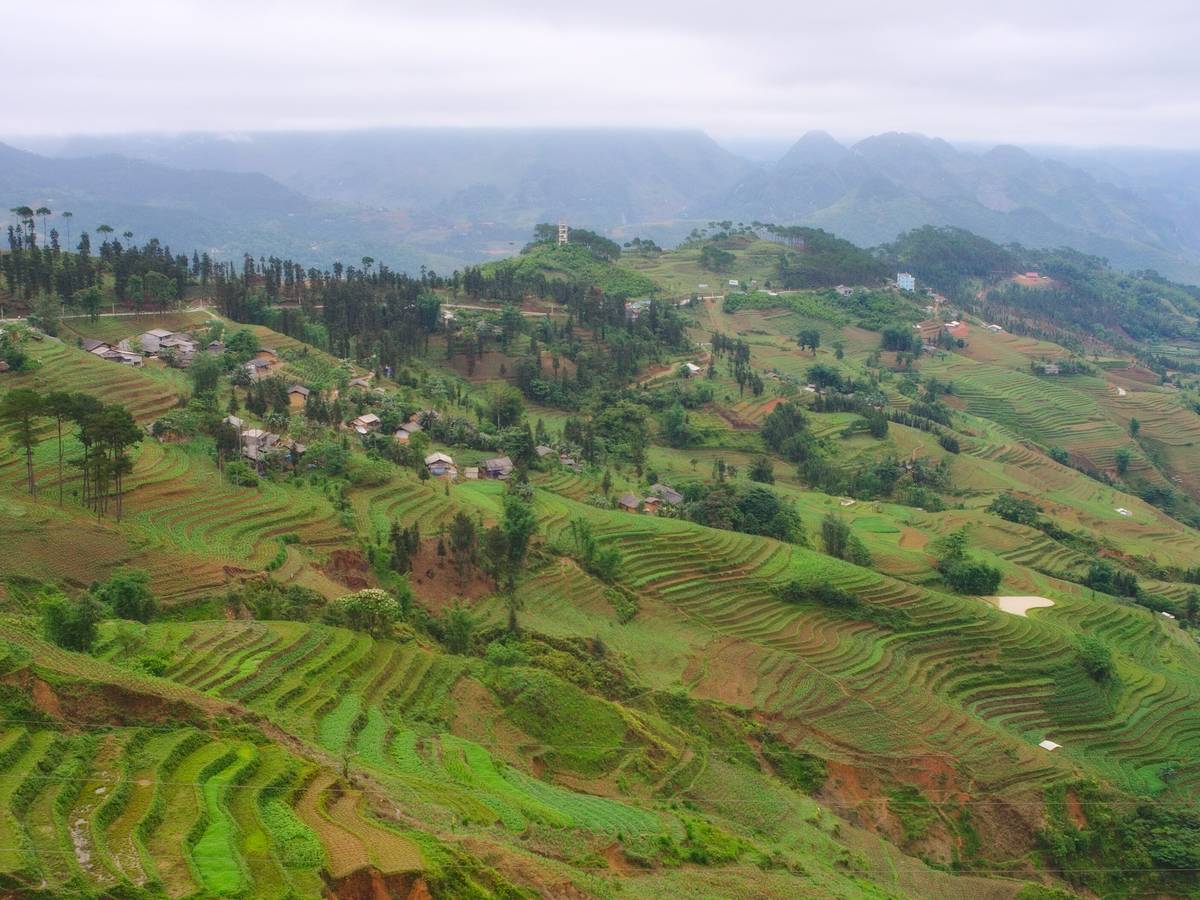 The Ha Giang Loop road climbing towards Quan Ba